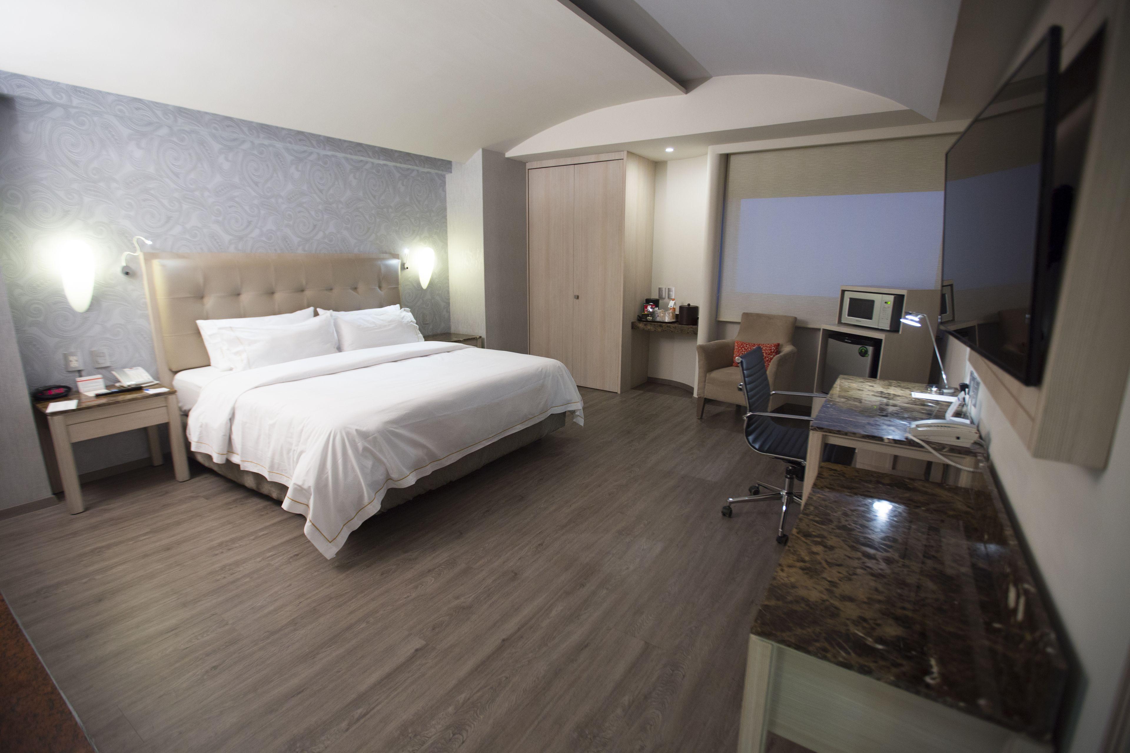 Holiday Inn Express Mexico- Toreo By Ihg, Mexico City